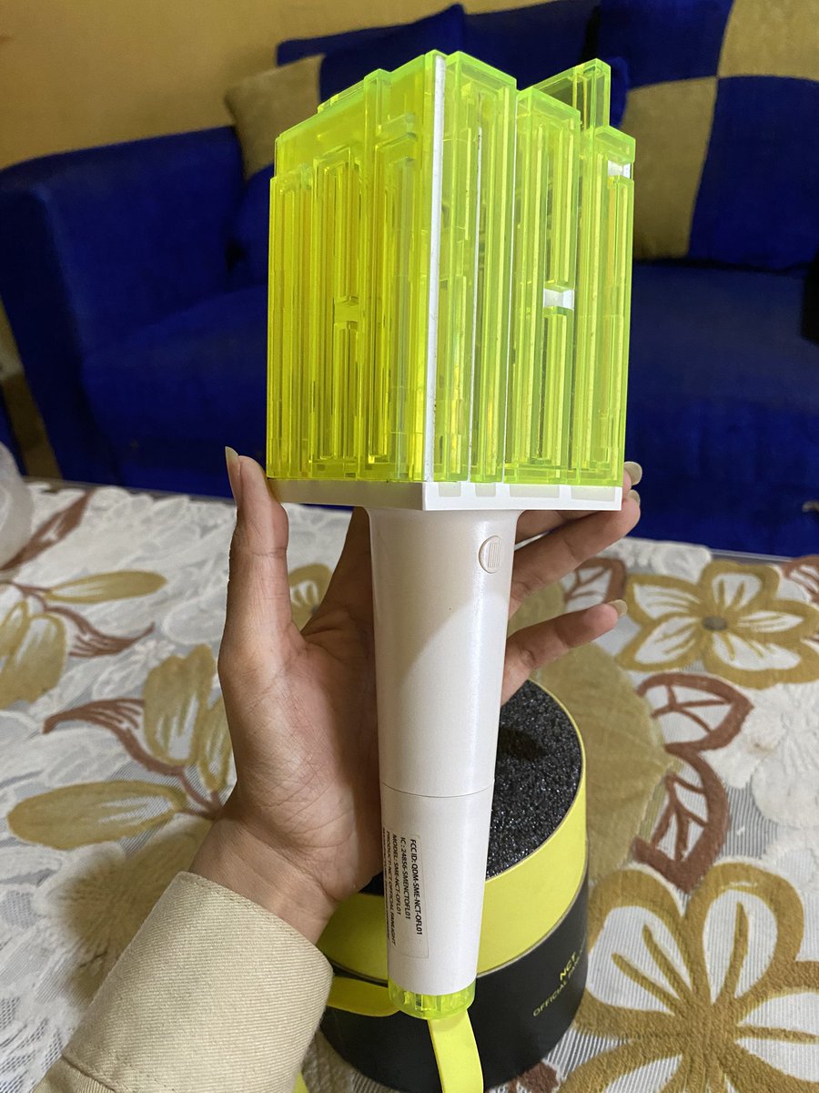 injunberry's tweet photo. wts lightstick NCT Dream V1
💸 350 (exc admin shopee)
👉 free ribbon lucuk 
✅ include pouch
📍 Shopee based on JATENG 

Wts wtb the dream show jakarta https://t.co/N813BUE7yP