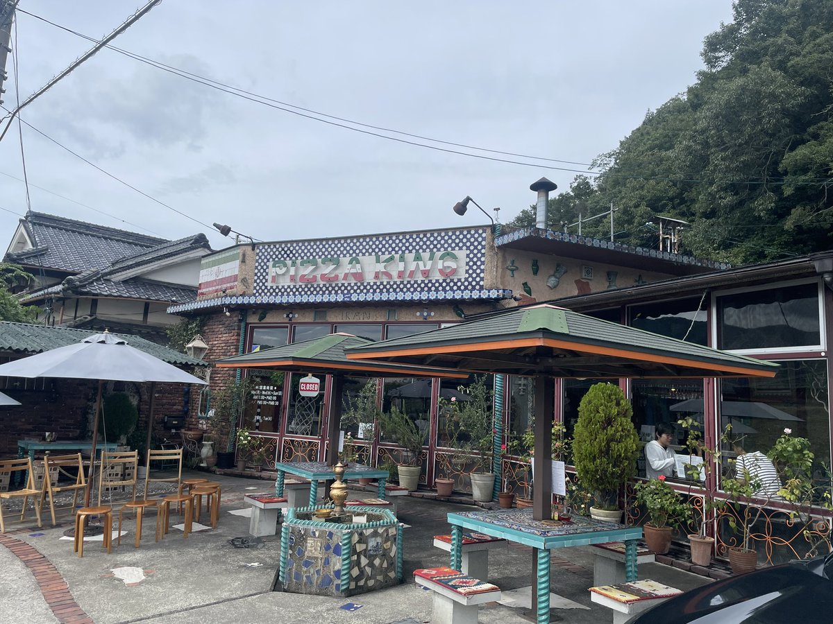 Kh9Mtf's tweet photo. 岡山シーバス🐟（チーバス）
ピザ食べた後1時間だけ釣り🎣

とんでもない数のセイゴが湧いてて10匹以上キャッチ
大きさは大きくても20センチほどでしたがかなり楽しめました🐟 https://t.co/bzWy6JgdPt