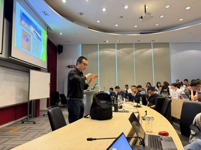 weiluo0001's tweet photo. My honor to receive an invitation from @LKYSch to share our latest research on "Global Supply Chain Reallocation and Resilience under Triple Crises" with leaders from government and company. @NUSgeog https://t.co/bHPv26i5pe