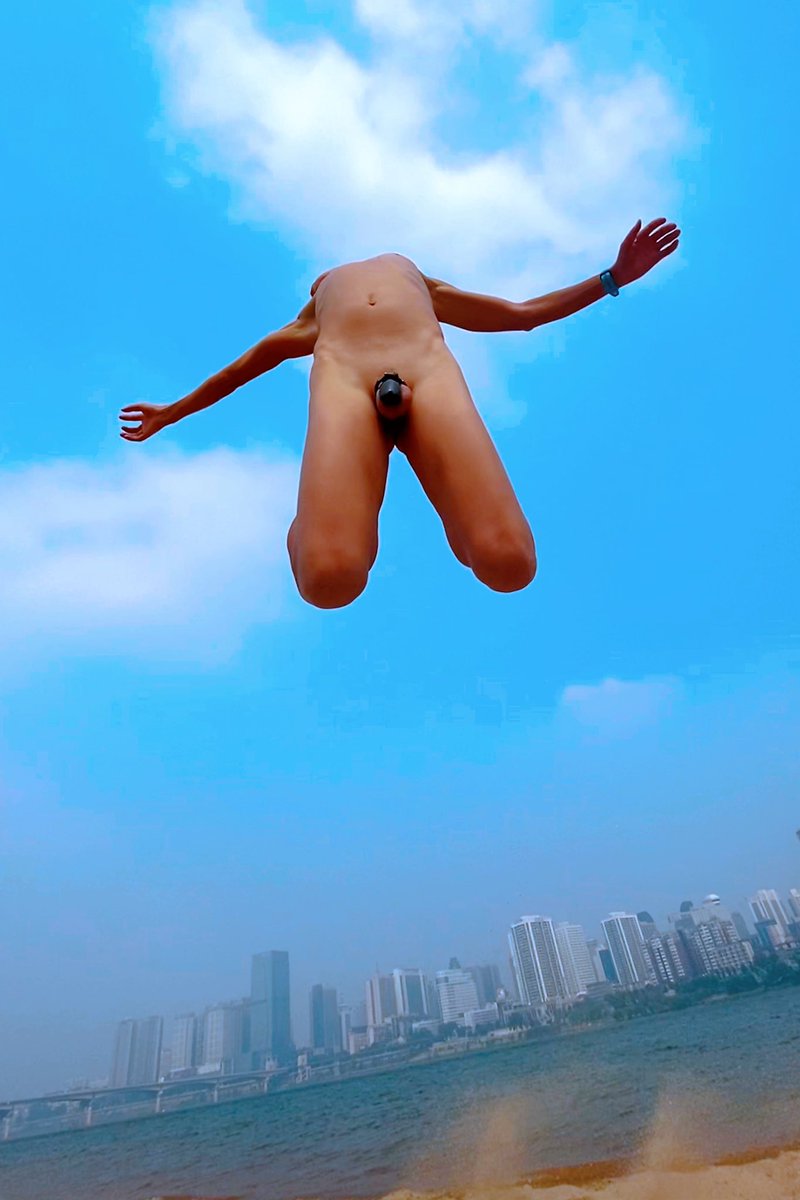 fijnn4's tweet photo. @Dickseemore @twinkboysheaven @horny_justin69 飞翔中的我。 https://t.co/aBSSQi8EMu