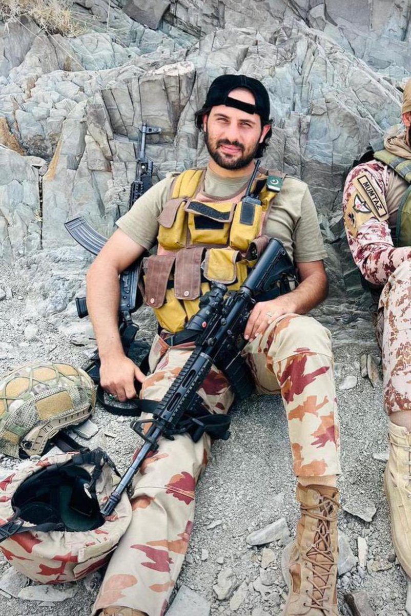 zarrar_11PK's tweet photo. Captain Waqar Kakar and four soldiers were martyred in an IED blast in Balochistan. #Pakistan https://t.co/gn6kYo4884