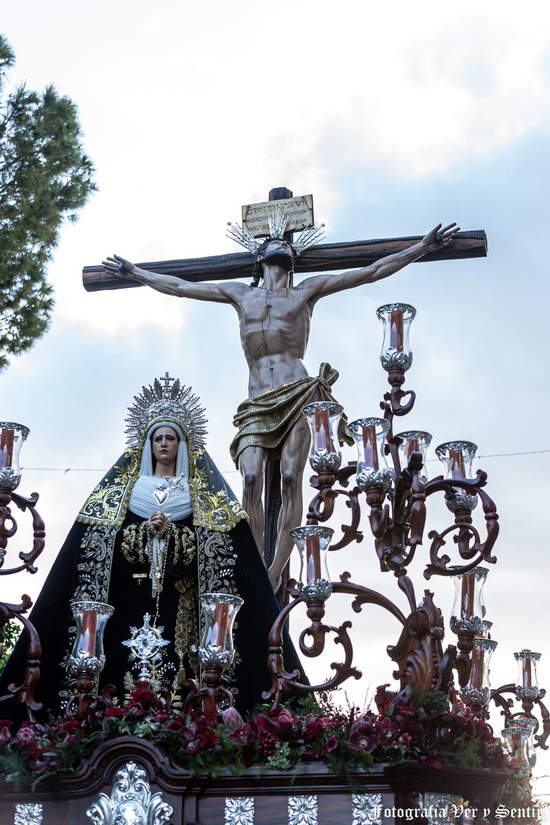 Hdad. Muchachos de Consolación (@hdadmuchachos) on Twitter photo ¡Feliz lunes de #Perdón y #Amargura!  
28 semanas nos separan para nuestro 𝐋𝐔𝐍𝐄𝐒.
Hoy, festividad de los Dolores Gloriosos de la Santísima Virgen, recordamos los momentos en que María, unida a su Hijo Jesús, compartió la profundidad del dolor y del amor de su sacrificio. ¡Feliz lunes de #Perdón y #Amargura!  
28 semanas nos separan para nuestro 𝐋𝐔𝐍𝐄𝐒.
Hoy, festividad de los Dolores Gloriosos de la Santísima Virgen, recordamos los momentos en que María, unida a su Hijo Jesús, compartió la profundidad del dolor y del amor de su sacrificio.