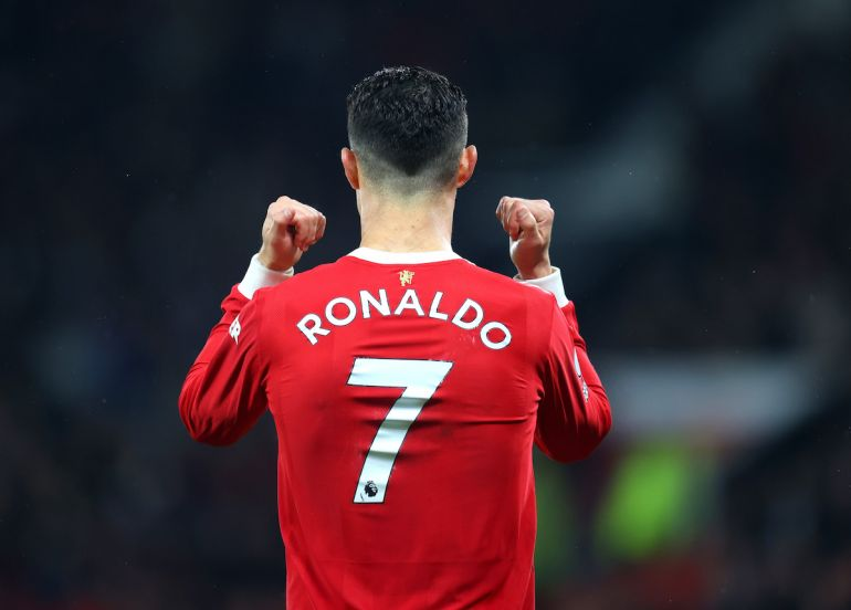 🔴 Taliban temsilcilerinden Enes Hakkani:

Bende Ronaldo’nun imzalı forması var ama kendisi bilmiyor.

Barış görüşmeleri sırasında Avrupa heyetine şaka yollu, ‘Manchester United’ın hocası değişmeli; Ronaldo’nun geleceğini mahvetti’ dedim.

Sonraki görüşmede imzalı formasını