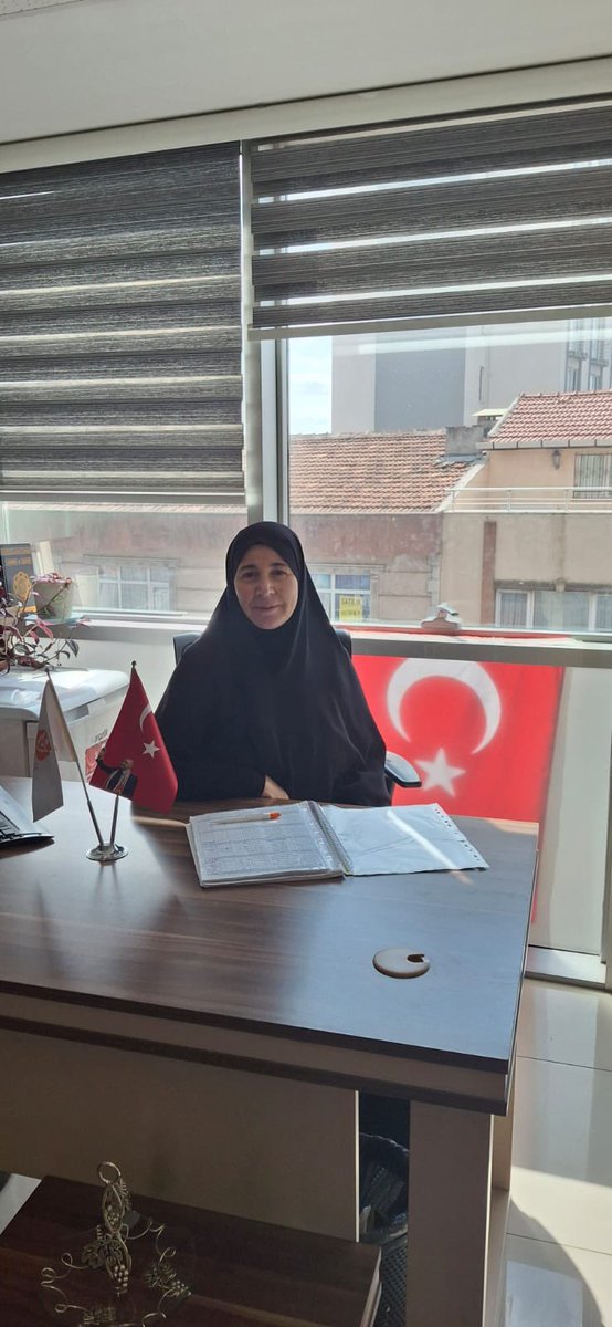 Ümraniye için nöbetteyiz. 🇹🇷

Bugün, İlçe Başkanlığımızda Yönetim Kurulu Üyemiz Reyhan Söylemez nöbetçidir. 

Nöbet Saatimiz: 
⏰ 11.00-16.00

✍️ Soru, görüş ve önerileriniz için İlçe Başkanlığımızı ziyaret edebilir; 

☎️ 0216 443 15 19 ' yi arayabilirsiniz.