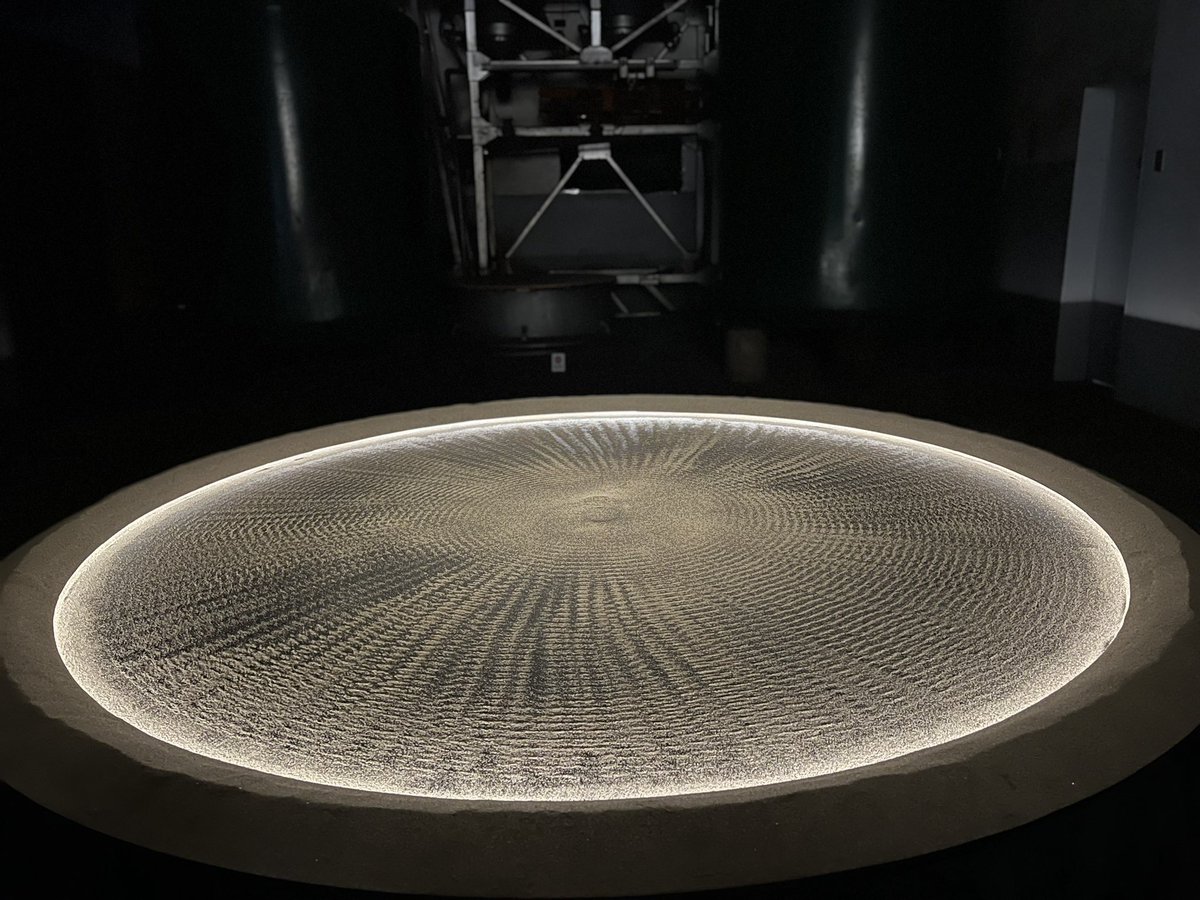 ひょんなことから中之条。用事が済んでビエンナーレに立ち寄ったが、子ども連れも多くて盛況。賑やかであり、穏やかでありとても良い雰囲気。作品も素晴らしいものがある。道すがらご婦人との会話や居合わせた男性と作品の感想を交わしたり、こんなことがこの芸術祭を更に良い思い出として印象付ける。