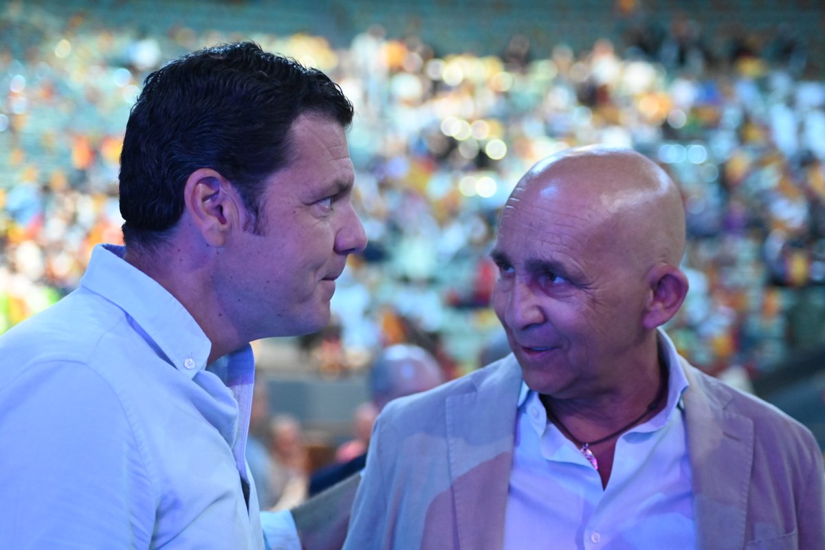 LuisBlazquezGV's tweet photo. Ayer comenzó la Reconquista.
Juntos lo lograremos. https://t.co/Hqv7qIpktp