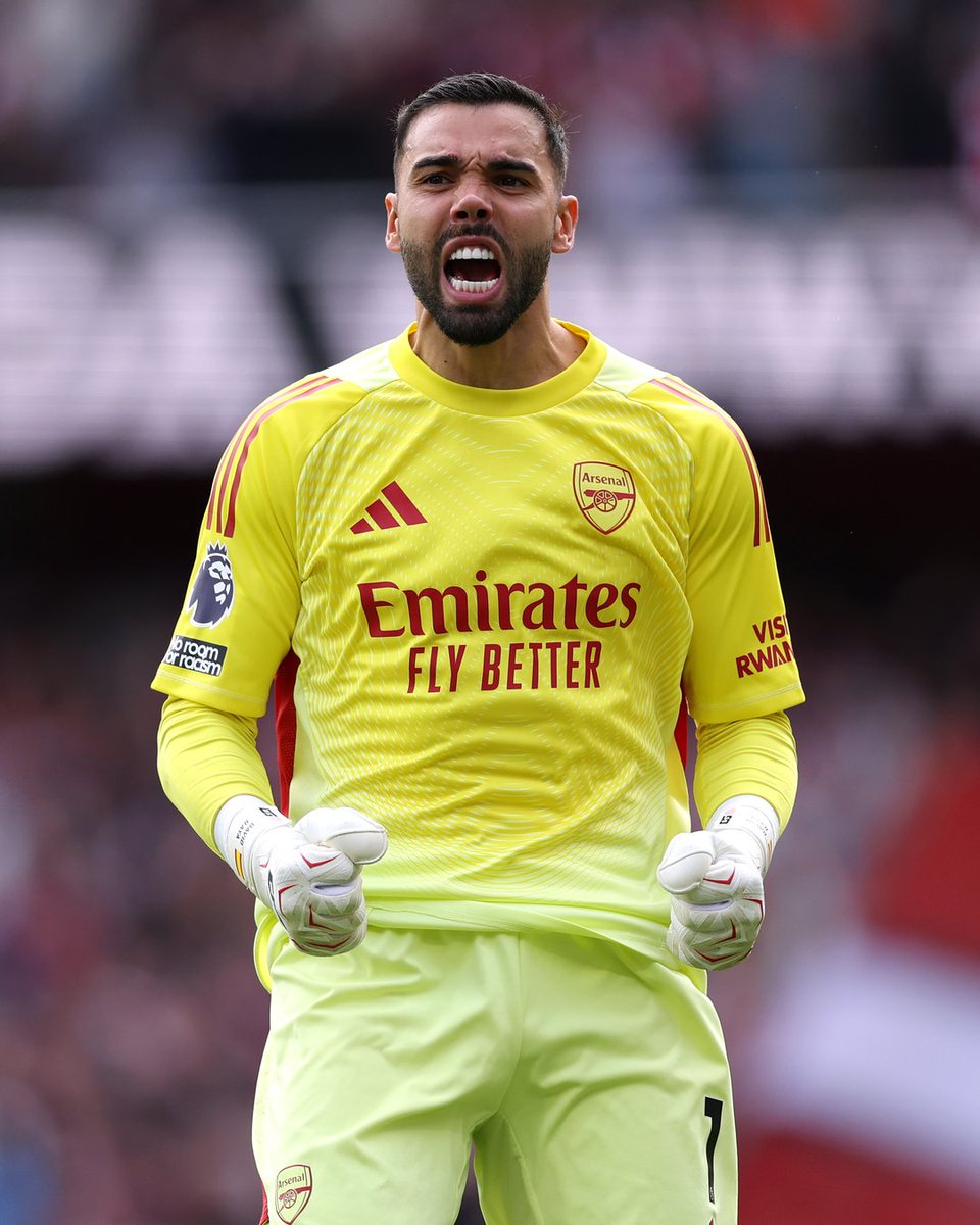 Arsenal's tweet image. Happy birthday, David! 🎈