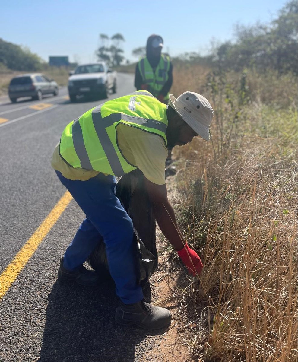 _ArriveAlive's tweet image. Massive Clean-Up on the KZN Mid-South Coast Is Creating an Investor-Friendly Environment

tinyurl.com/2b8nrt6f

#ArriveAlive #VegetationControl #GrassCutting