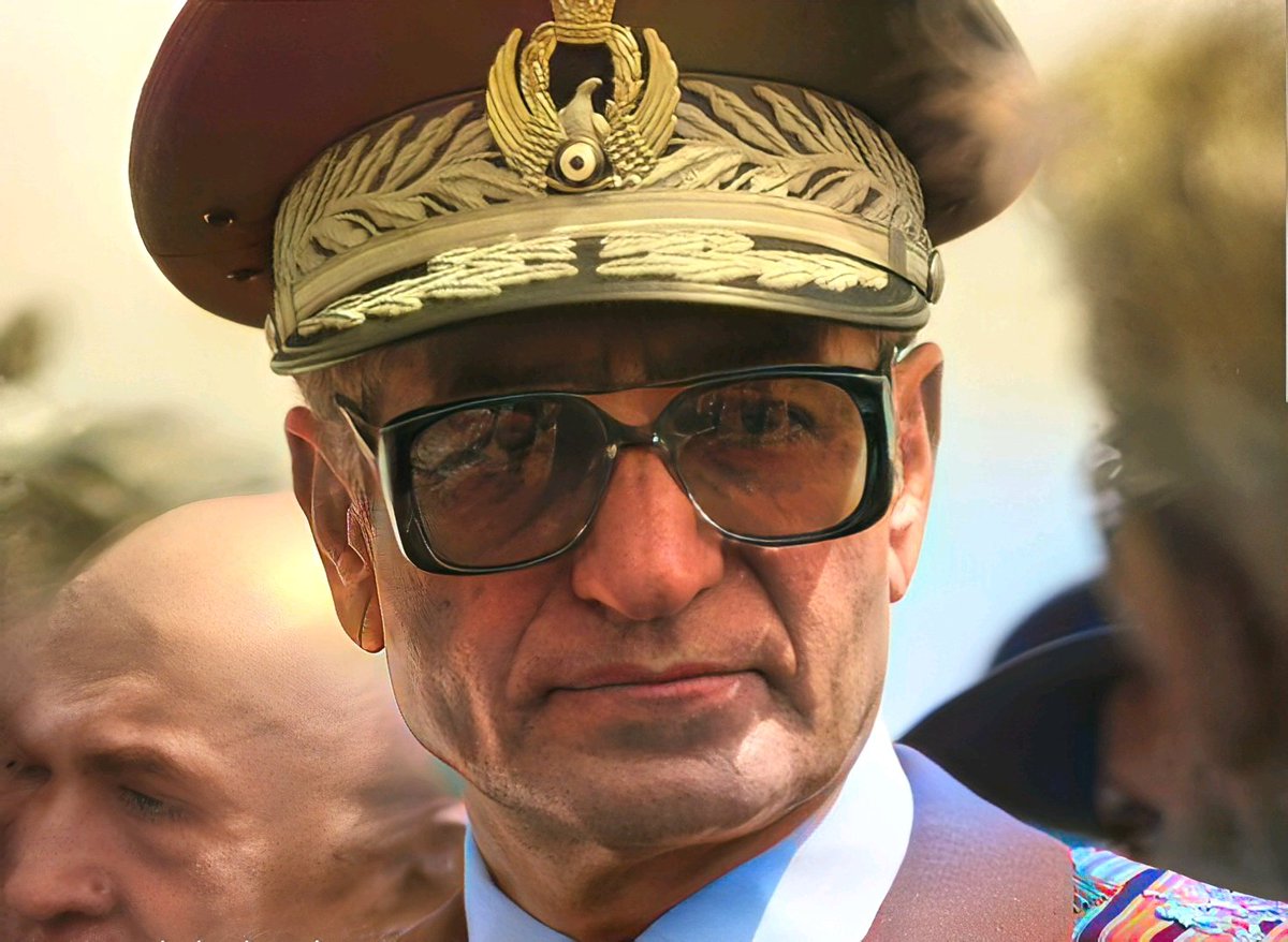 خامنه‌ای ۳ روزه ۱۵۰۰ نفر کشت
درحالی که شاه حتی یک‌بار به مردمش بی‌احترامی نکرد