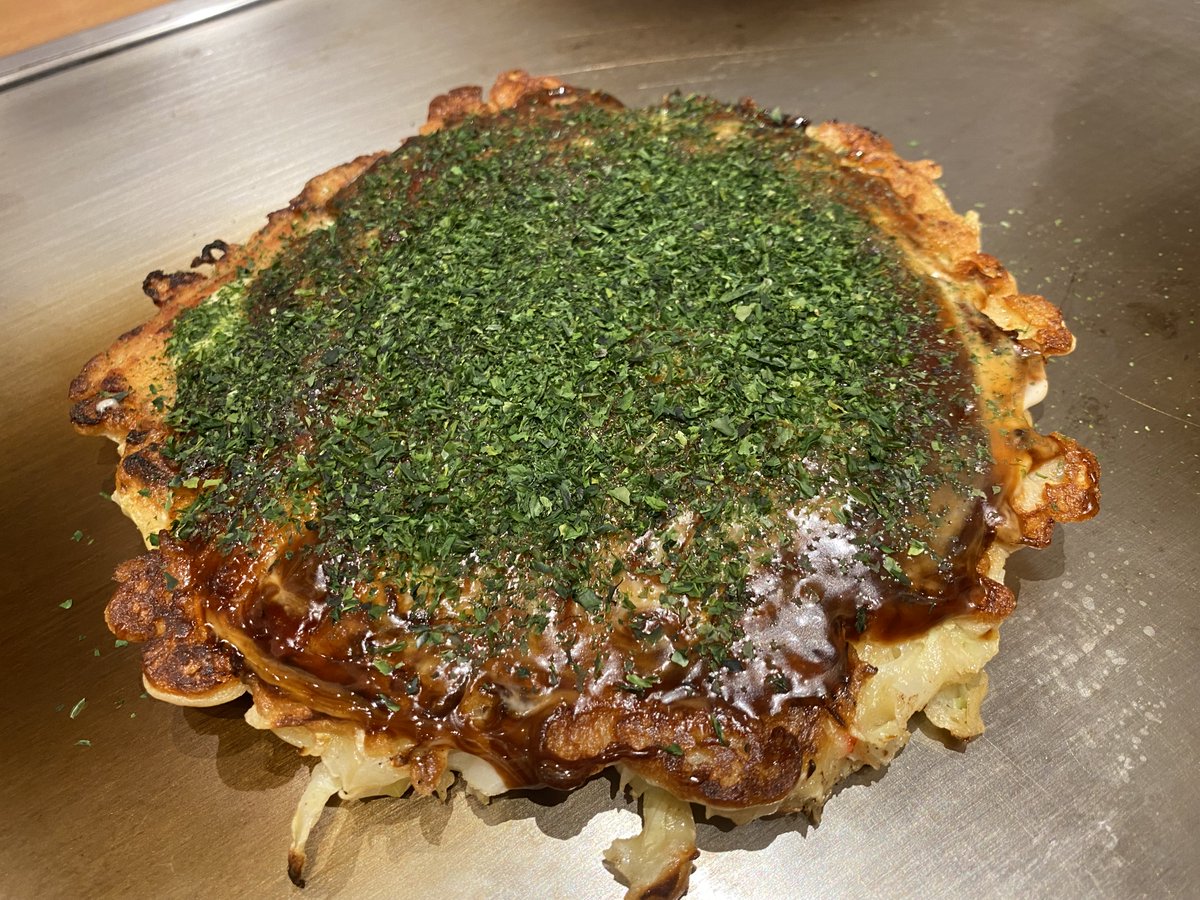 きょうの夕飯はりっぱな円墳お好み焼きです🍴