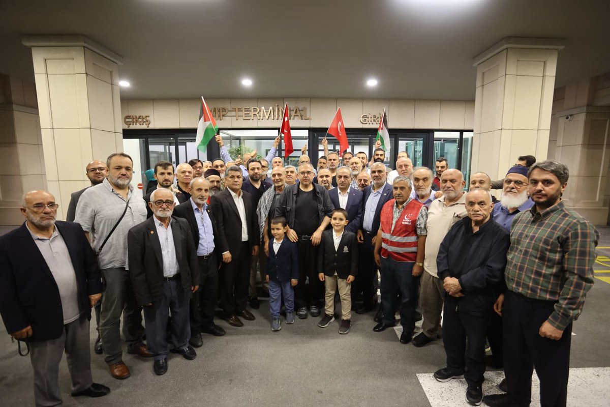 Saadet Partisi'nin destekleriyle oluşturulan Küresel Sumud Filosu'na katılmak üzere İstanbul'dan Tunus’a yolcu ettiğimiz milletvekillerimiz Mehmet Atmaca, Necmettin Çalışkan, Sema Silkin Ün, Ali Yüksel ve Faruk Dinç, son anda gizli bir irade tarafından gemilere binecek yolcu