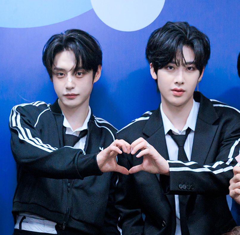 riwoong_acv's tweet photo. 20250915 ㅇㄱ #맄즁
 🐈🫶🏻🐈‍⬛ https://t.co/rzSCFow5IY