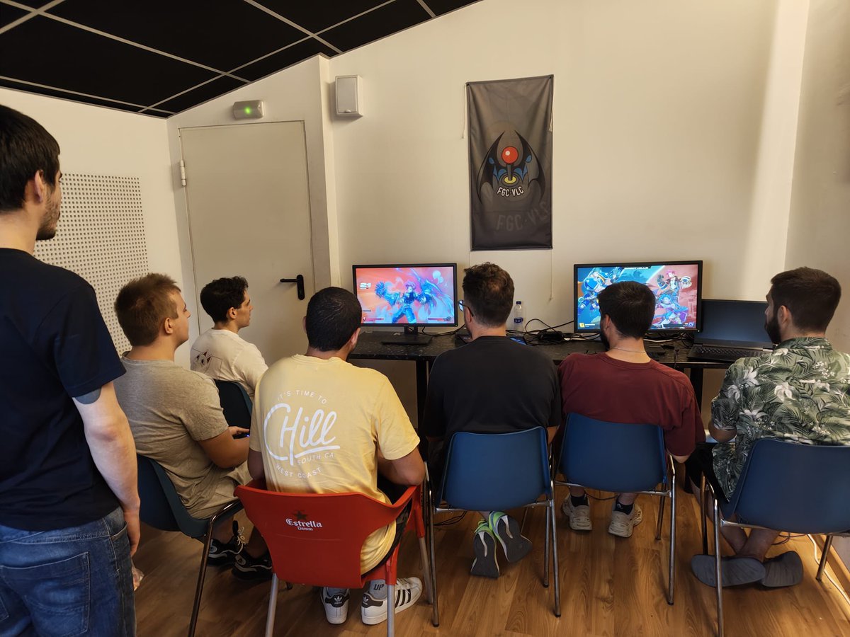 Gozándonos el 2XKO en el local 😁