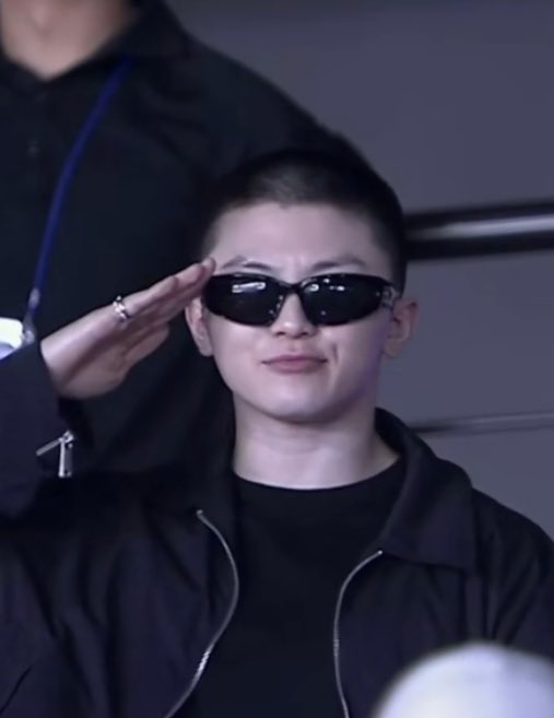 Today was the first time that i saw the members and carats smiling together to the music i made from an outside perspective. that has made me quite happy.

Before going, i will receive some strength and go. i will go and come back healthily. thank you.