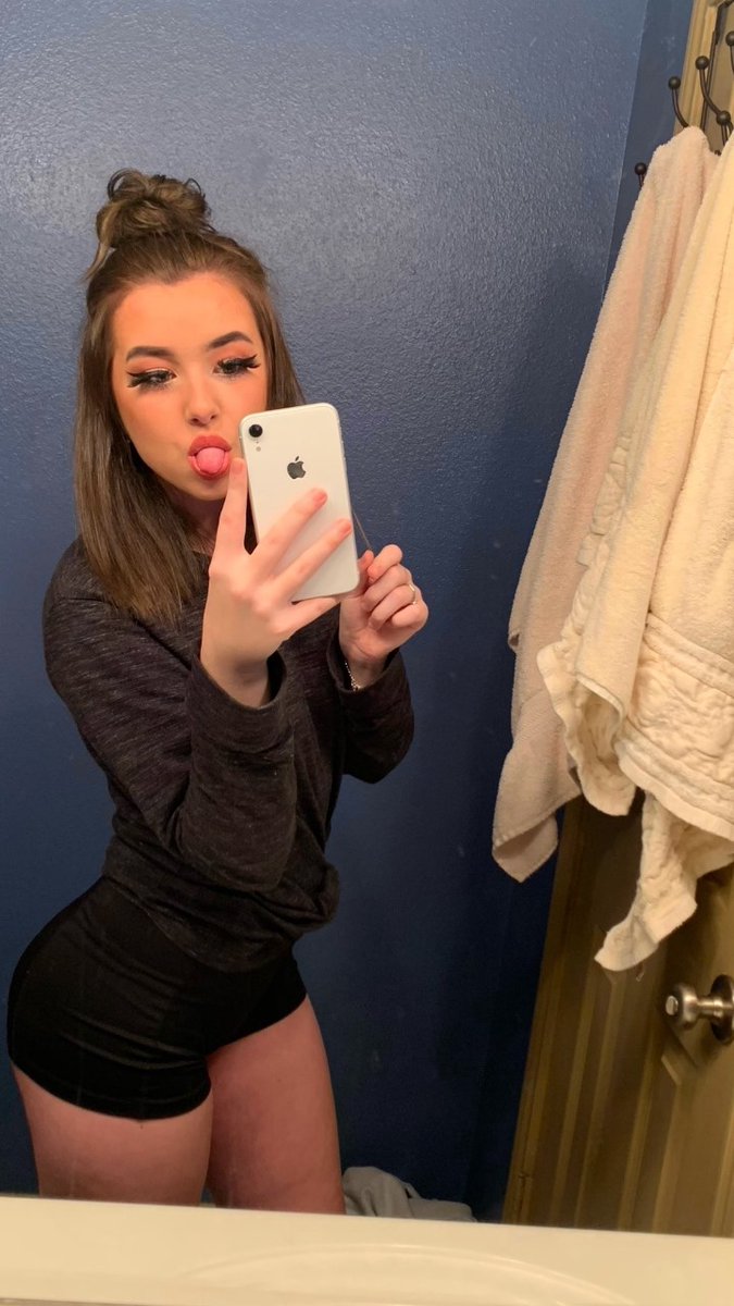 I will send just 1 free nudes all who like and retweet my post . 

Special offers dm me if you want sexting , Ass , pussy , full naked videos, drop box and   menu .