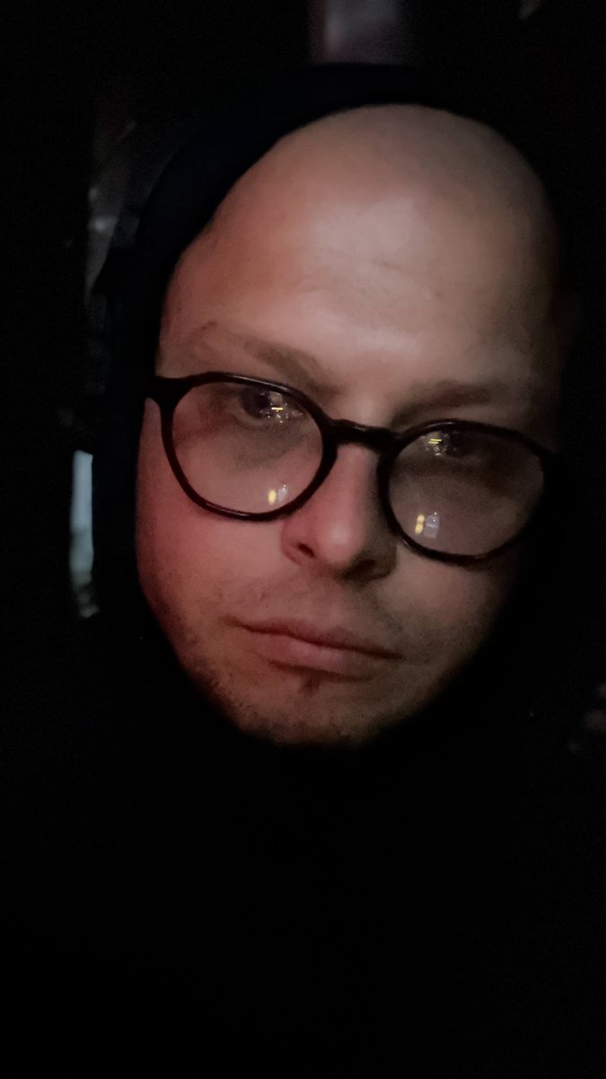 the_VETEMANS's tweet image. male happiness
#FocusPuller #1AC