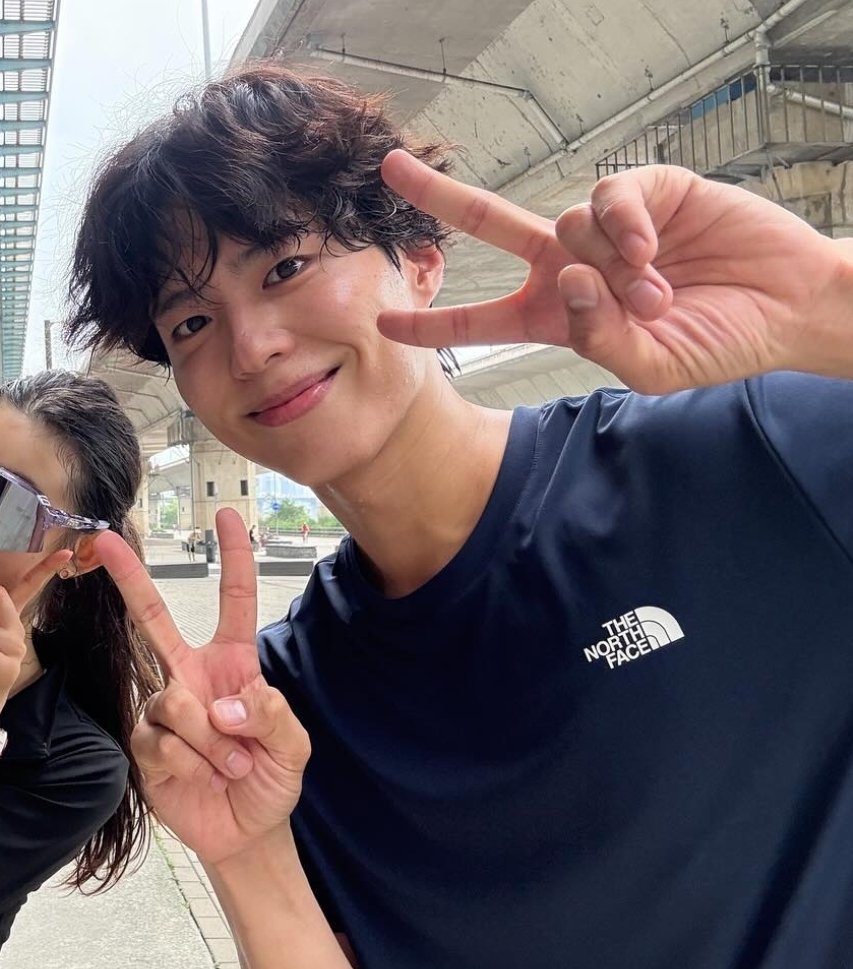 Jinmi0616's tweet image. 어쩐지 
요즘 자주 입더라니 !! 😇🖐

#박보검 #NORTHFACE