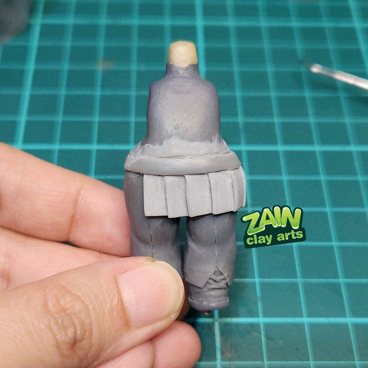 [Chibi Proj. - 24] Remaking Chibi2's skirt

I tried to make the skirt differently. It didn't really work out that well 😭 I decided to redo it since that's faster and the result will be more durable.
#chibi #polymerclay #sculpt