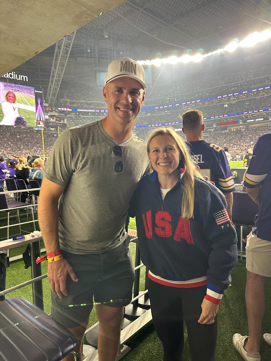 What a night at the <a href="/Vikings/">Minnesota Vikings</a> game!  I was able to walk on the field, spend some time w/<a href="/Twins/">Minnesota Twins</a> legend Joe Mauer, lead the Skol chant, &amp; receive a special recognition as an Olympic Gold Medalist, member of Team USA Hockey, &amp; captain of  <a href="/PWHL_Minnesota/">x - Minnesota Frost</a> . 

I feel so loved!