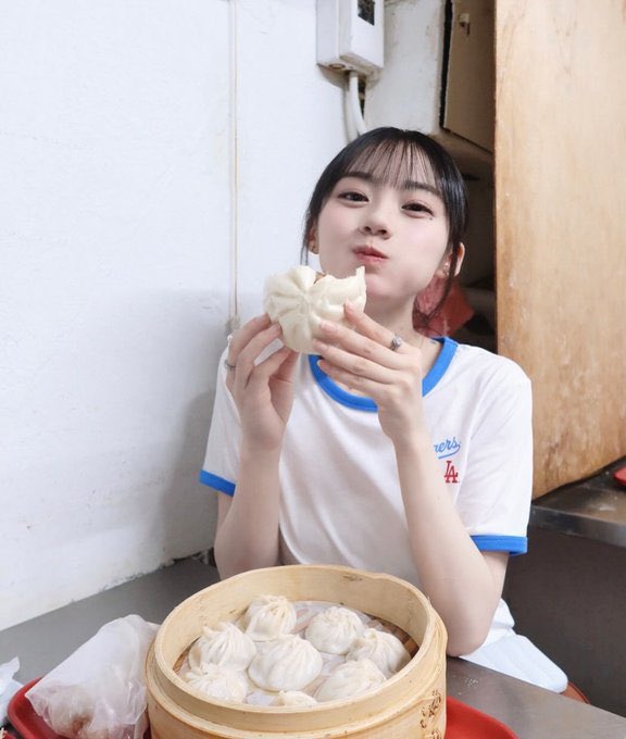 思い出話をたーくさん聞きました！
なんとなく行きたいよねって台北になったみたい✈️🌸

美味しかったものを教えてもらえてよかったな☺️やっぱりでかでか肉まんは絶品だったみたい！
#イロハとミーグリ
#奥田いろは
