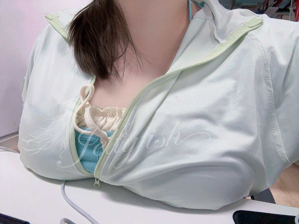 前两天没理你是我不对，今天我上班了可以和我聊天吗？