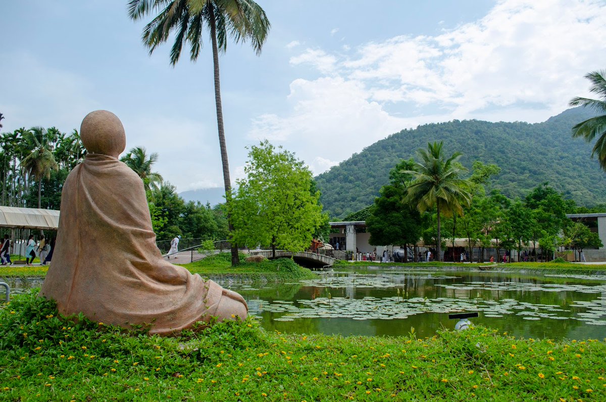 ishafoundation's tweet image. Meditating blissfully at the foothills of the sacred Velliangiri Mountains.