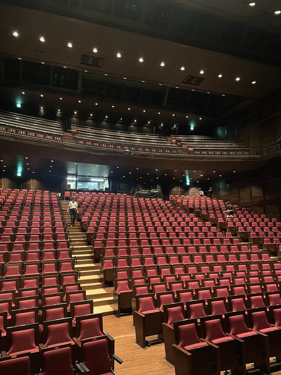 tetsuya_makita's tweet photo. 『WAR BRIDE
ーアメリカと日本の架け橋 桂子・ハーンー』
全公演、無事終演しました
ご来場、誠にありがとうございました
桂子さんの「いつ気づいても良いの。気づいた時から人生はもっと豊かになるわ」
という言葉が好きでした
遅いも早いもない。諦めずにそして豊かになることに幸せを
#舞台WARBRIDE https://t.co/iw2gfGuZ8Q
