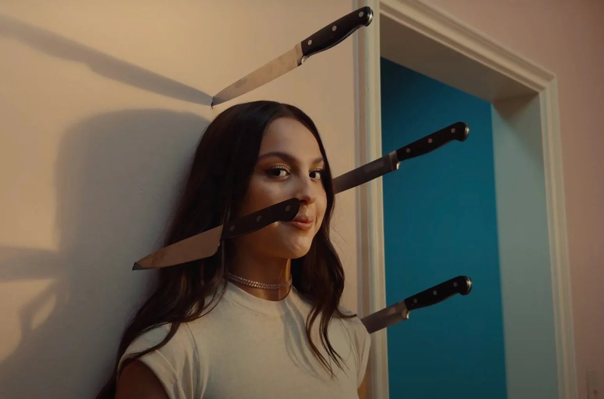 PopBase's tweet image. 2 years ago today, Olivia Rodrigo released ‘get him back!’