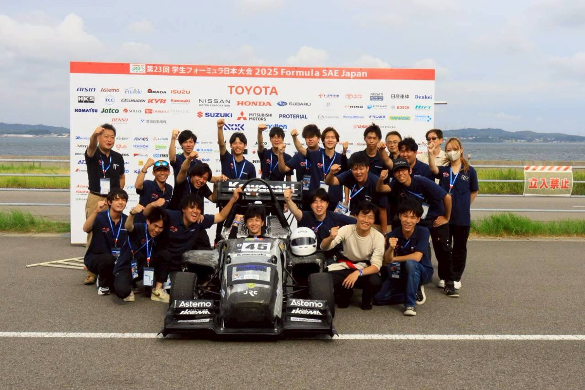 OSUracing's tweet photo. 【大会結果ご報告】

【静的審査】
Cost                        19.78   28位
Design                    34.0    37位
Presentation          34.16  45位
【動的審査】
Acceleration          49.54  25位
Skidpad                  48.23  18位
Autocross               62.19  37位
Endurance              108.14 27位
Efficiency(燃費)      62.36  6位

総合順位                  408.40 27位

以上の結果となりました。

全ての結果において昨年よりも上回っていますが、まだまだ満足できるような点数ではありません。
この悔しさをバネに来年は全ての部門においてさらに上回れるようにチーム一丸となって精進していきます‼️
これからもOSUracingに暖かいご声援をよろしくお願い致します‼️