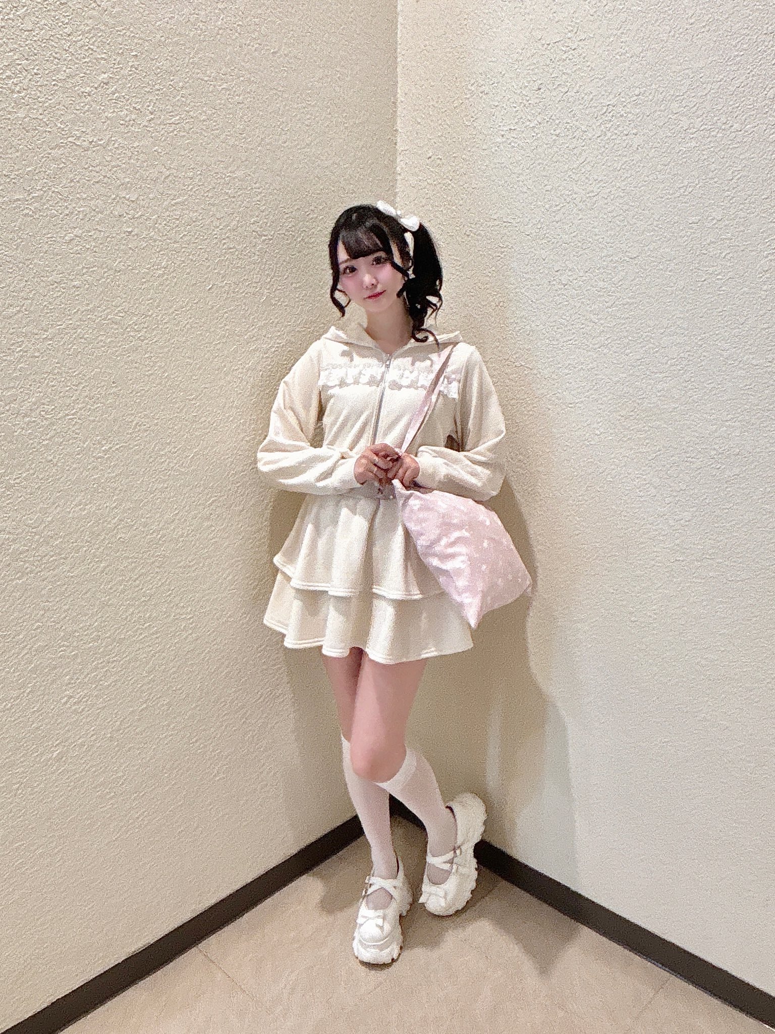 まい　シージョ　セルリアン白ドットフリル付き　エプロン　セルリアンレース まい シージョ セルリアン白ドットフリル付き エプロン