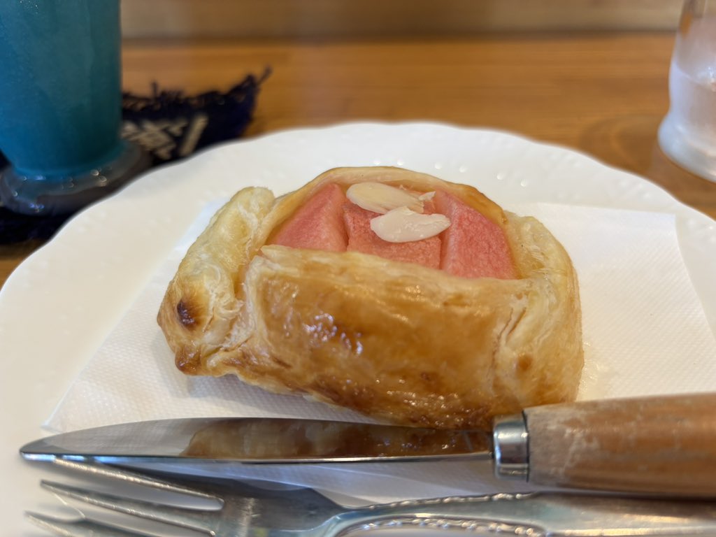 Antarcticlovers's tweet photo. Apple pies in Hirosaki https://t.co/7IXfYWPqGF