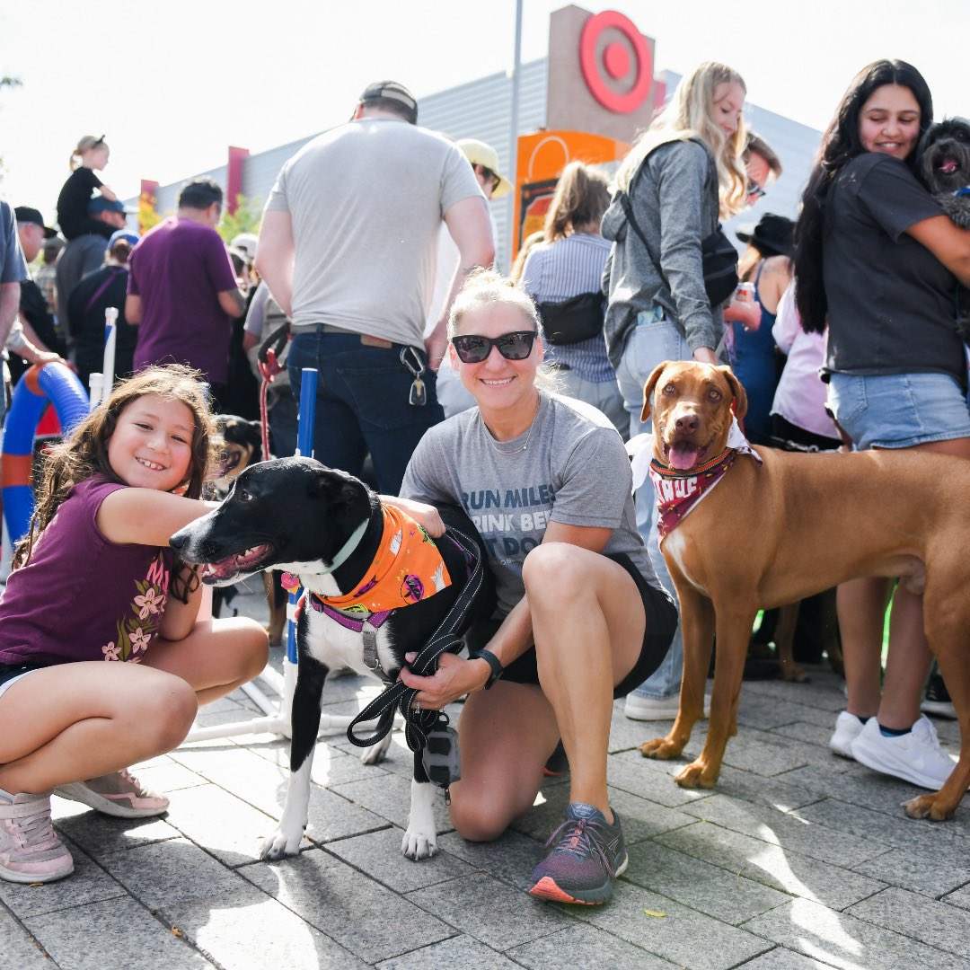 🐶 Barktember Fest is back at Belmar!
🎉 Wiener Dog Races | 🐾 Vendors | 🍻 Wags &amp; Brews | 📸 Photo ops + giveaways

📅 Sat, Sept 27| 12:00 to 3:00PM
📍 Belmar Plaza

👉 RSVP: belmarcolorado.com/event/barktemb…

#Belmar #LakewoodColorado #Barktember