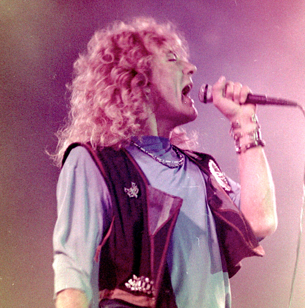 jack9simpson's tweet image. Crappy Scans of some OK snaps I did of a greater singer   (@RobertPlant ) in Winnipeg, MB, in the late 80's