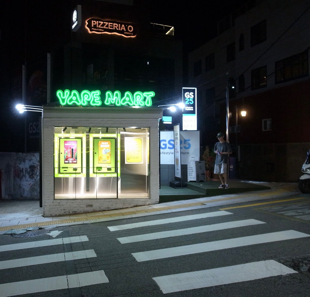 mone_blossom's tweet photo. 14年前のコンデジ
#GRdigital4 で韓国を撮ってきた🇰🇷 https://t.co/B1oAZQm7Je