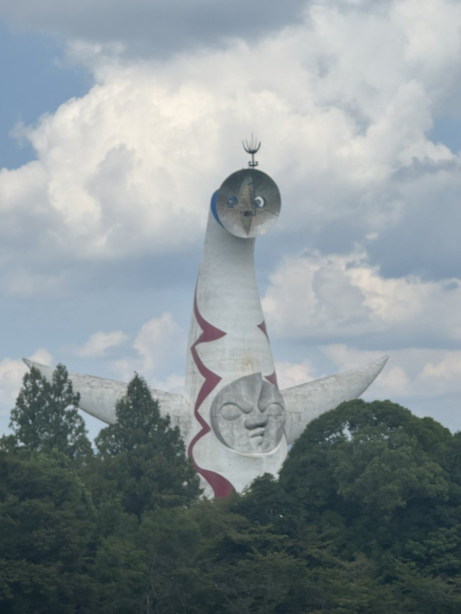 今日2回目のATEEZ映画観てきた！😆
今度は4DX！
動くし叩かれるし水かけられるし😂めっちゃアトラクションやった。
最初は気になったけど、途中から慣れて自分が動いてること忘れるくらいやったわ😂
無事にホンたま自引きできたし、まさかのチングにも遭遇できて、1人やけど楽しかった🥰#ATEEZ映画みた