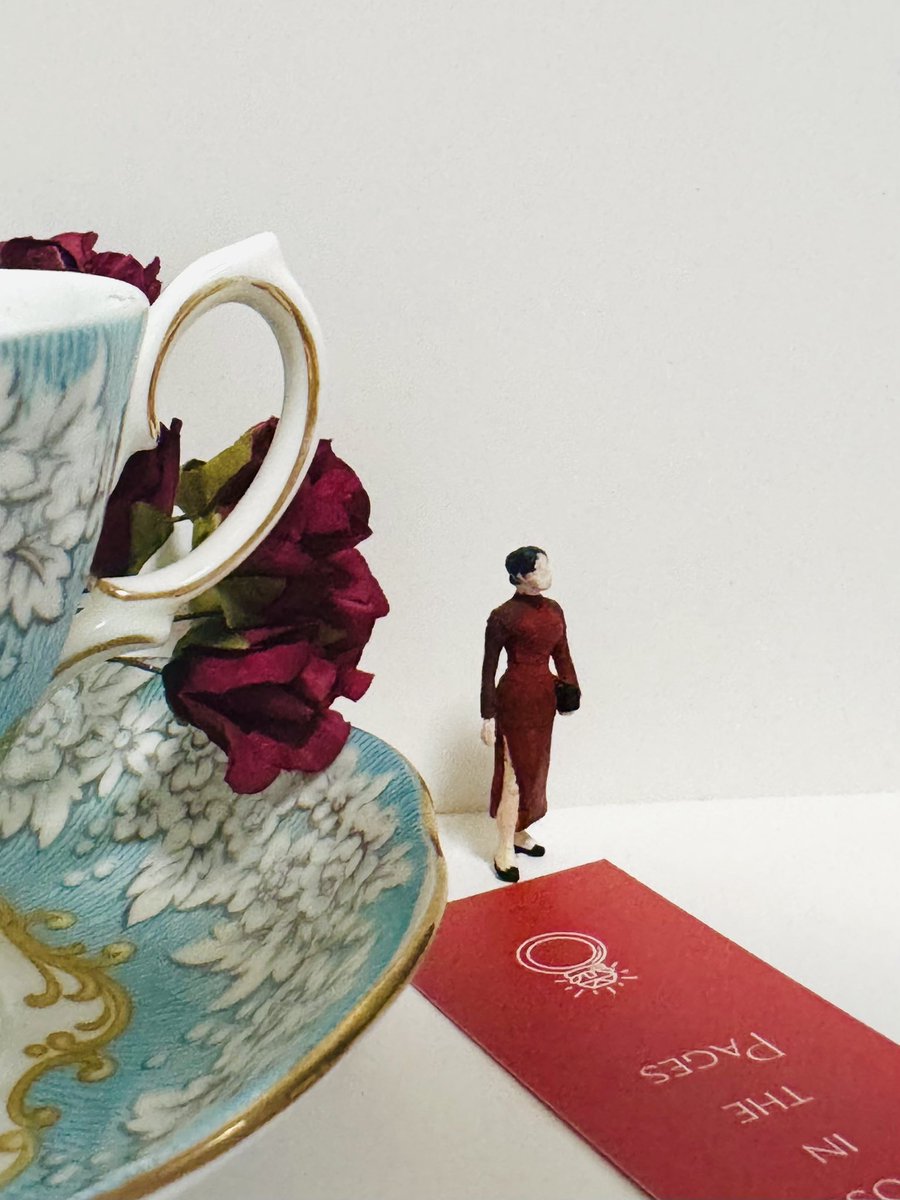 _magamon's tweet image. 「私は読まない
男が書く女の話なんて」

#Lostinthepages
#ここは箱庭