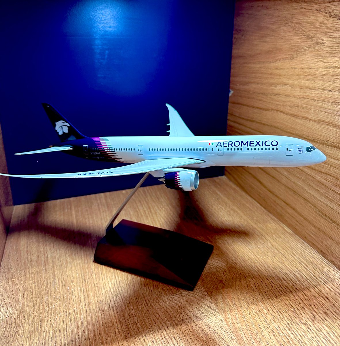 Hoy son 91 🎂!!
🎉Feliz Cumpleaños <a href="/Aeromexico/">Aeroméxico</a> !!
Estar cerca, llegar lejos.