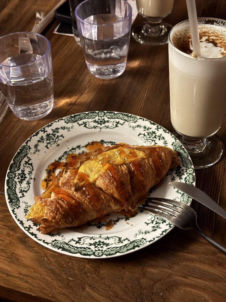 台中RB和小U tweet media