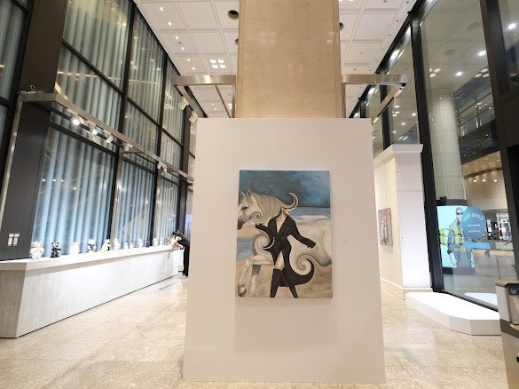 suikyo_sha's tweet photo. 阪急メンズ東京にてOLI作品集「THE WARP」本日も発売中です。一階入ってすぐのVACANT ROOM×Empathy Galleryグループ展会場でお待ちしております。

【展示アーティスト】
瀬戸優、宮岡貴泉、OLI
9/10-16 12:00 〜 20:00
土日祝日11:00〜20:00 https://t.co/sDc0gzXxAw