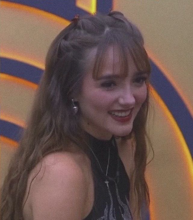 Una chica con un alma hermosa, con un ANGELOTE a su lado q no merece nada del hate que está recibiendo por viejas nacas. Por otro lado está bien que se haya salido, así ya le sueltan el bracito 

#LaCasaDeLosFamososMx
#LCDLFMX3 
#LCDLFMX 
#LaCasaDeLosFamososMxً