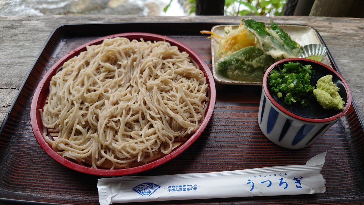 有東木まで来た。帰りたくない。
（涼しくて気持ちいいのと坂が急すぎてバイクで下りたくない）
