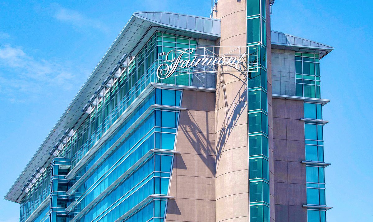 I'm back  <a href="/FairmontYVR/">Fairmont Vancouver Airport</a> #SaturdayNight 630 to 1030, join me for #finedining and #livemusic at #FairmontHotels most scenic venues. #playinglive for <a href="/SiegelEnt/">Siegel Entertainment</a>. #davidcappermusic #musicianlife #YVR