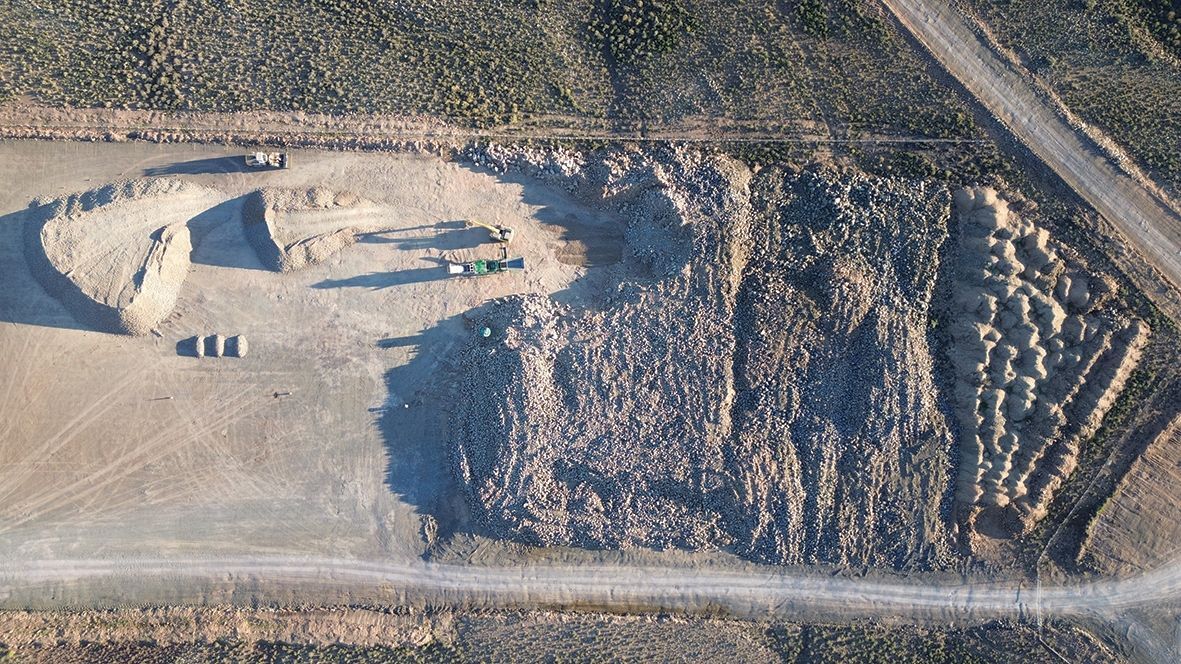 ConcorConstruct's tweet image. Over 200,000 m³ of blasting is expected as Concor prepares the ground for roads, foundations and key infrastructure at Karreebosch Wind Farm. Precision starts from below the surface.

#BuildToLast #SafetyFirst #infrastructure #construction #renewableenergy #windfarm #SouthAfrica