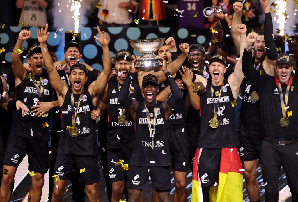 Коренные немцы чемпионы мира по баскетболу, бюргеры впорядке.