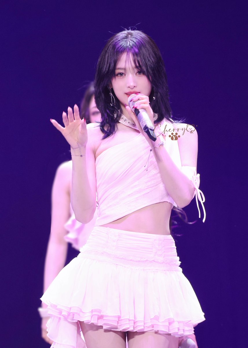 She deserves all the love in the world.

#AHYEON #아현 #BABYMONSTER