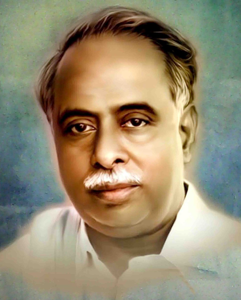 பேரறிஞர் அண்ணா அவர்களின் பிறந்தநாள் இன்று.

"கடமை, கண்ணியம், கட்டுப்பாடு" என்ற அவரது மந்திர வார்த்தைகளை மனதில் ஏந்தி, தமிழ்நாட்டின் முன்னேற்றத்திற்கு வித்திட்ட மாமனிதரின் நினைவை போற்றுவோம்!

அண்ணாவின் "அறிவு ஒளி பரவட்டும்" என்ற உன்னத எண்ணத்துடன், அவரது சமூக நீதி மற்றும் சமத்துவக்