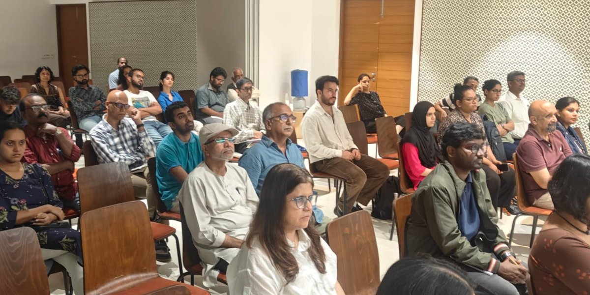 NLSIUofficial's tweet image. #BookDiscussion

#NLSIU organised a discussion on the volume ‘The Cambridge Companion to Periyar,’ edited by @ARV_Chalapathy (Professor, Madras Institute of Development Studies) and Dr. @KRManoharan (Assistant Professor, NLSIU).

Dr. Manoharan was joined by @krishnaswamysud,…