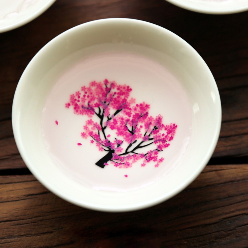 UnicunShop's tweet photo. 🌸✨ Witness magic in your teacup! ✨🌸 This color-changing Sakura teacup blossoms with cherry blossoms when you pour hot or cold liquid. Get yours now and experience the beauty! https://t.co/zDUvKtH66P #teatime #sakura #magicmug https://t.co/GjRPnxqNh3