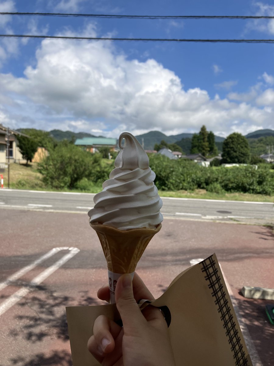 Fujihara__'s tweet photo. 松本旅行3日目！富成伍郎商店さんに行き、ソフトクリームとメンチカツを食べた！帰路につき3日間を振り返ると、観光もジャグリングも楽しめた良い旅だった！ https://t.co/3F7kzJKuZp