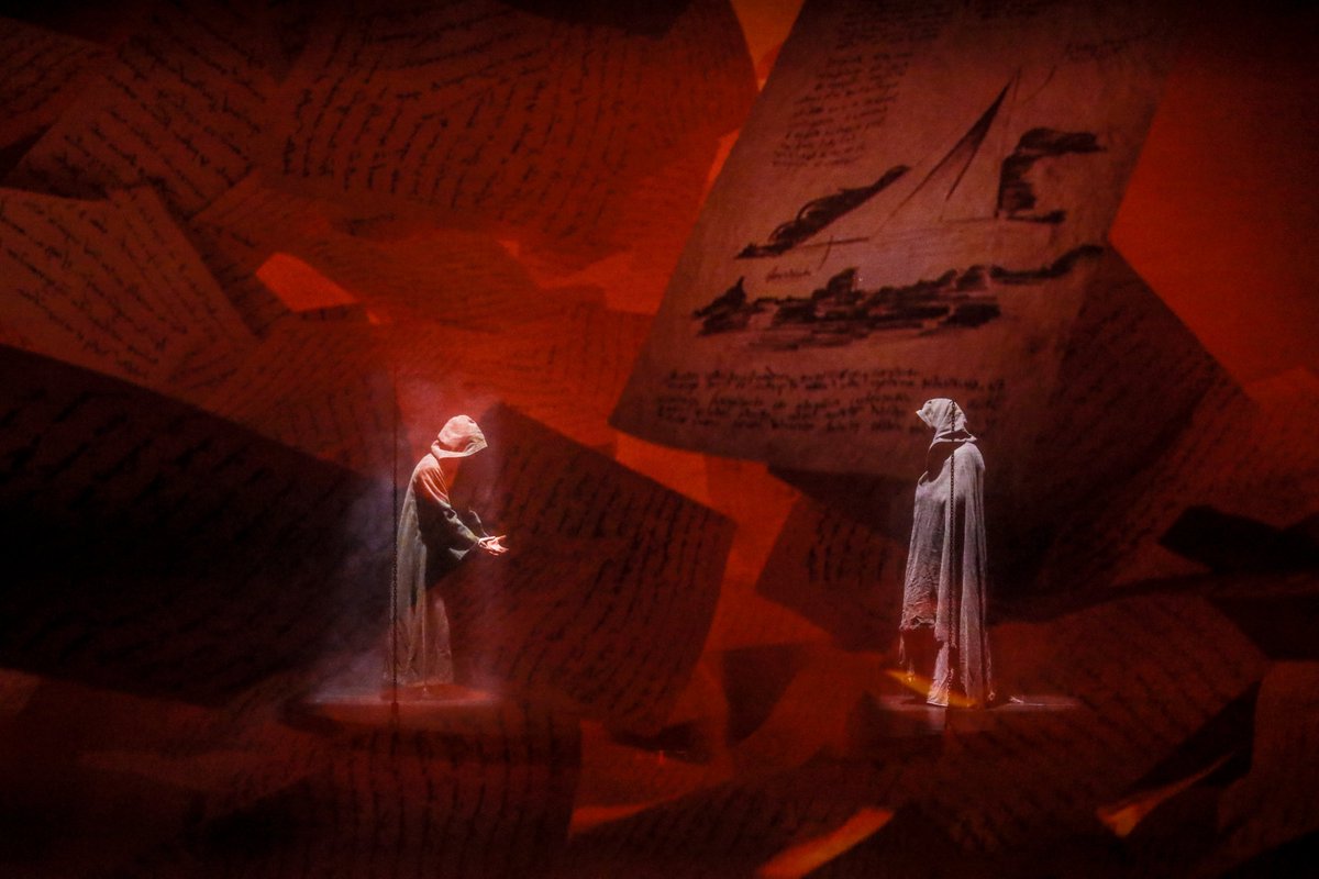 ShengsiZS's tweet image. Over 200 handcrafted costumes, 3D holograms, and a constantly transforming stage await! ✨ The Divine Comedy Musical turns Hangzhou&apos;s theater into a living masterpiece of art &amp;amp; imagination. #StageDesign #TheDivineComedyMusical